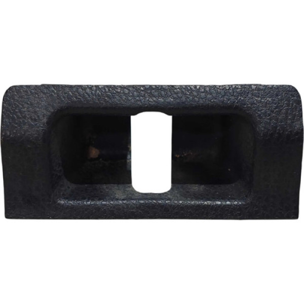 Moldura Fechadura Porta Malas Chevrolet Onix 2015 2016 2017