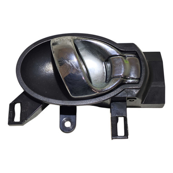 Maçaneta Int Traseira Esquerda Nissan Versa 1.6 2013 A 2020 Prateado Traseira