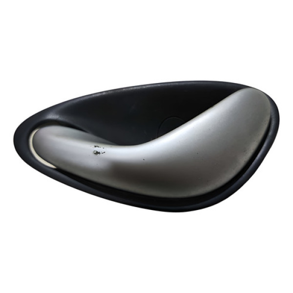 Maçaneta Int Traseira Esquerda 92050977 Gm Omega 2003 A 2006 Prata Traseira