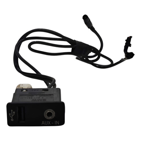 Moldura Entrada Usb/aux 8410924133101 Bmw X1 2.0 2010/2012