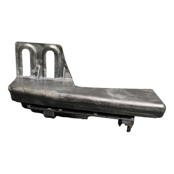 Guia Parachoque Traseiro Direito Gm Malibu 2008/2012