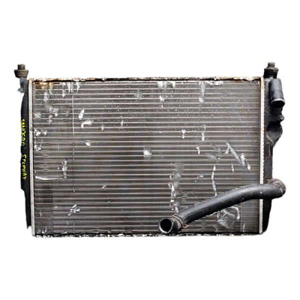 Condensador Radiador 8200582025 Renault Sandero 2011 2012 13