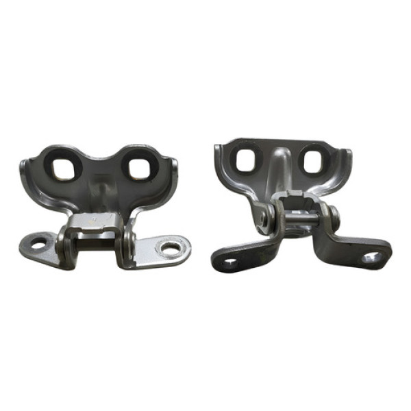 Dobradiça Porta Traseira Direita Gm Tracker 2020 A 2022