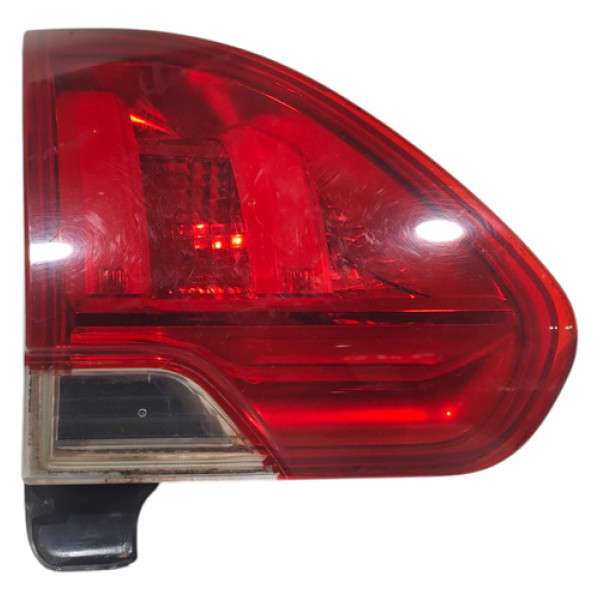 Lanterna Tampa Traseira Esquerda Peugeot 2008 2015 2016 2017 Esquerdo/motorista Vermelho