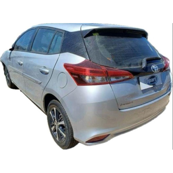 Aplique Tampa Traseira Toyota Yaris Hatch 2019 2020 2021 Prateado