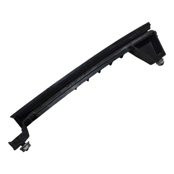 Guia Vidro Traseiro Esq Gm Tracker 2014 2015 2016 95374831 Preto