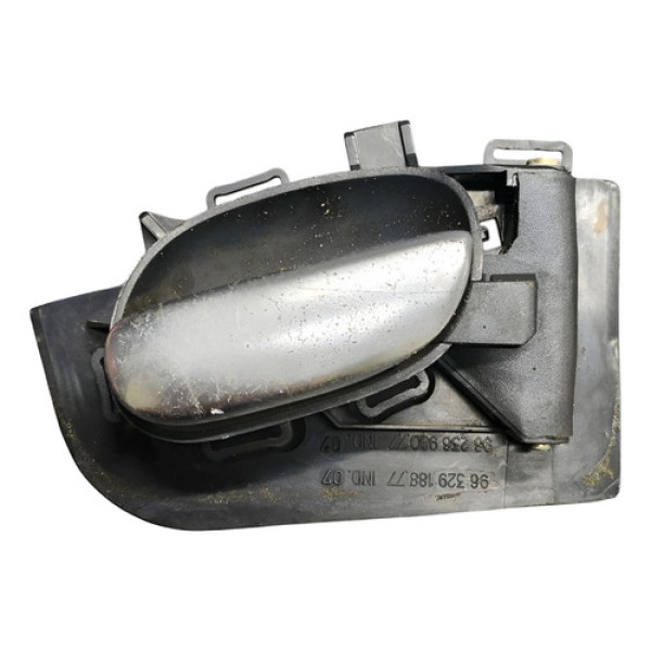 Maçaneta Interna Traseira Esq Peugeot 206 07/10 9632918877 - Traseira