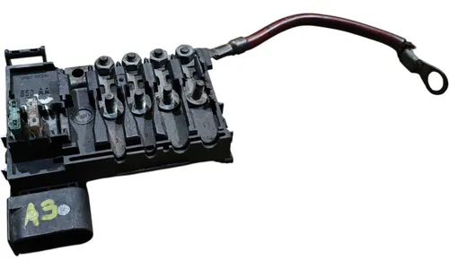 Caixa Fusiveis Bateria Audi A3 2004 2005 2006